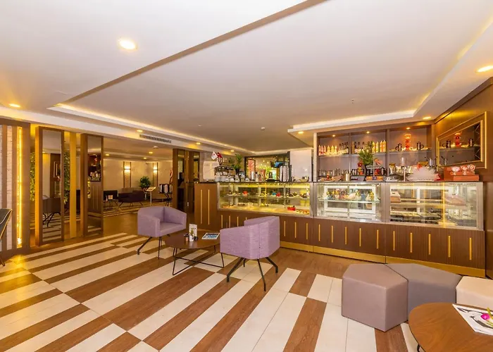 Land Park Hotel