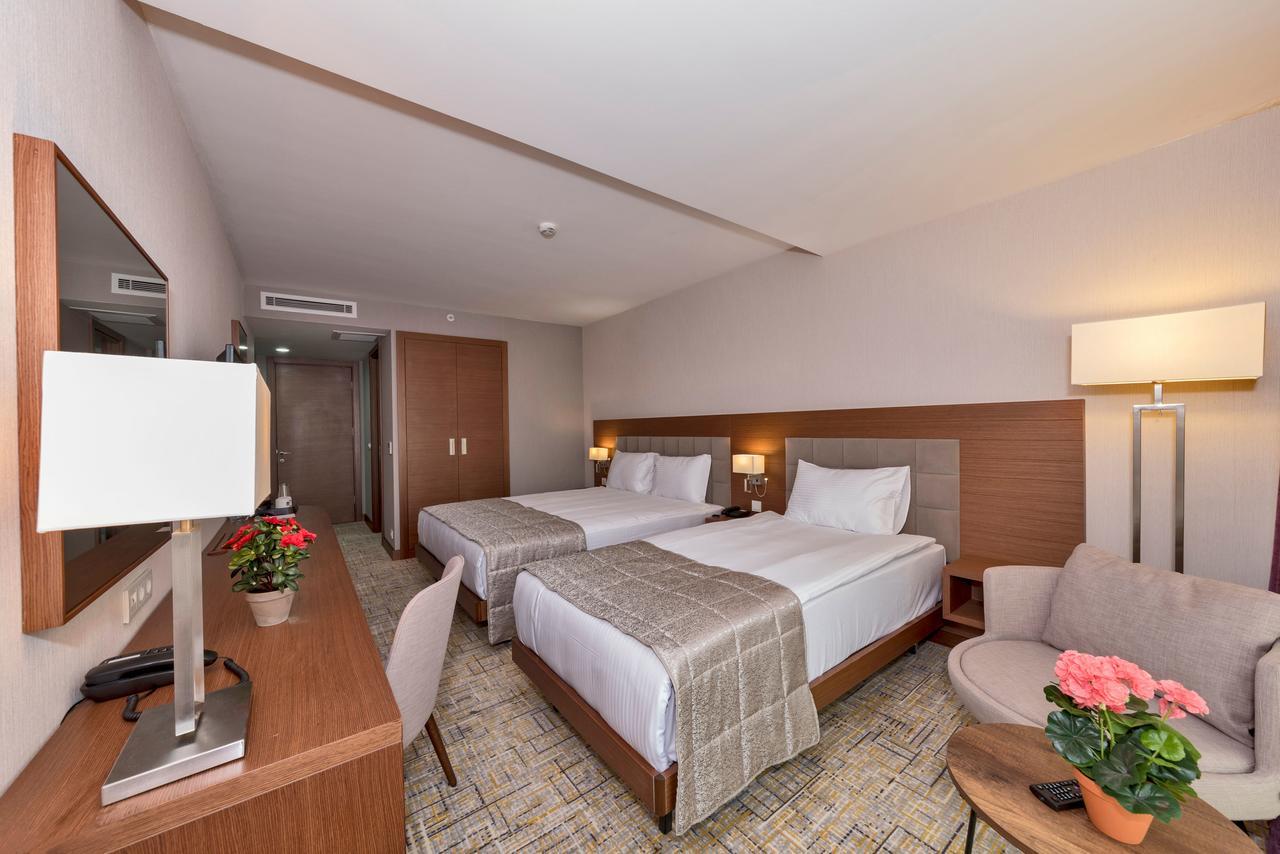 Land Park Готель 4*