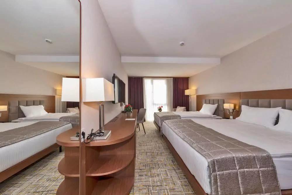 Готель Land Park 4*