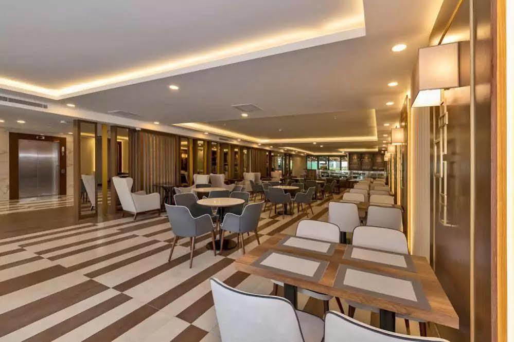 Готель Land Park 4*